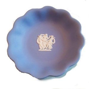 VINTAGE WEDGEWOOD japerware dish "Three graces"
